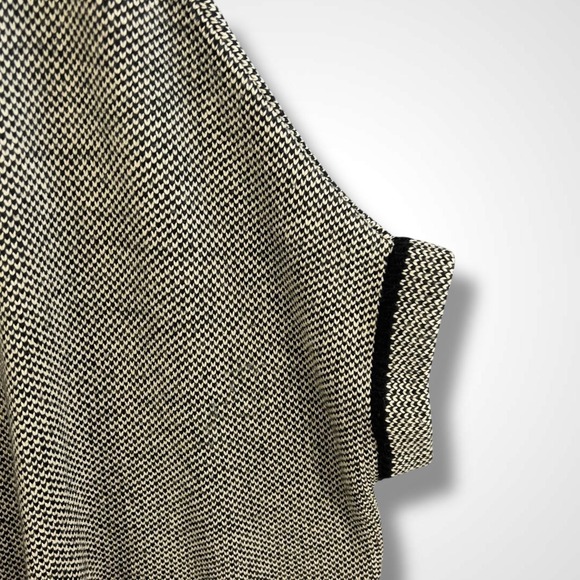 Do everything in Love Poncho Womens One Size Black White Knit Toggle Cape Collar - Picture 7 of 11